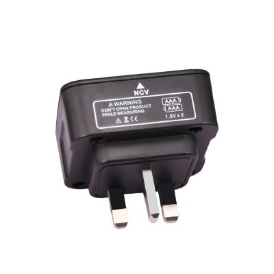 ZOYI E10 plug-in circuit tester performing RCD trip test in UK wall socket